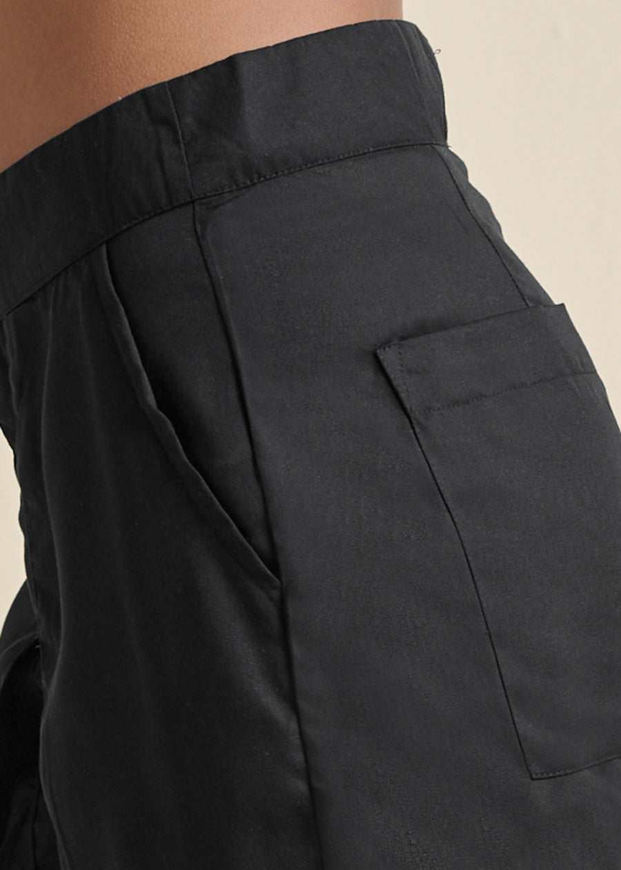 High-Waist Walking Shorts - Black